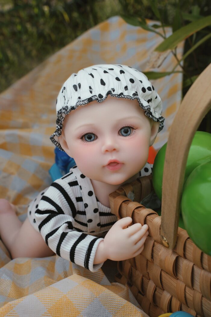 Realistisk Ashley silikone baby reborn dukke til samlere.