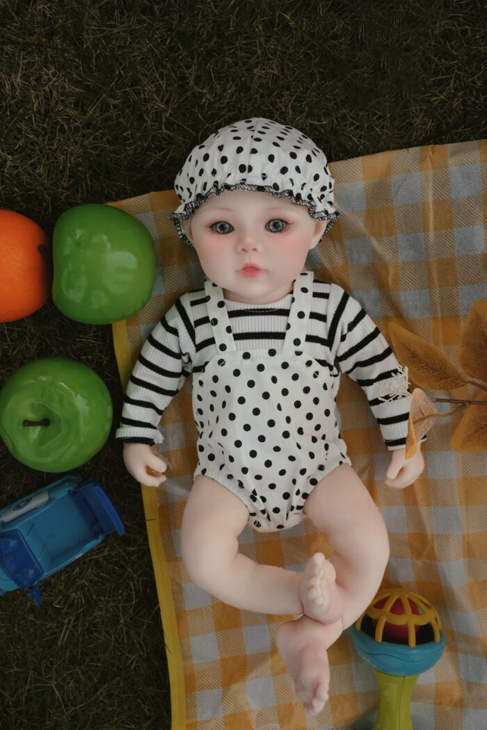 Realistisk Ashley silikone baby reborn dukke til samlere.