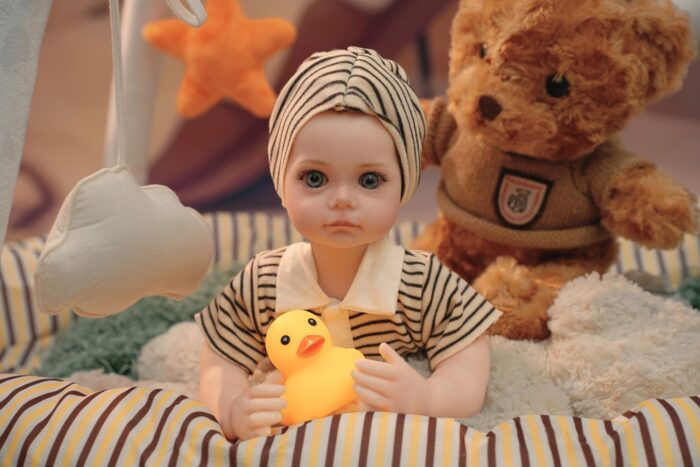 Reborn panenka Bonnie s realistickou silikonovou kůží a realistickými rysy. Ideální pro sběratele i kutily.