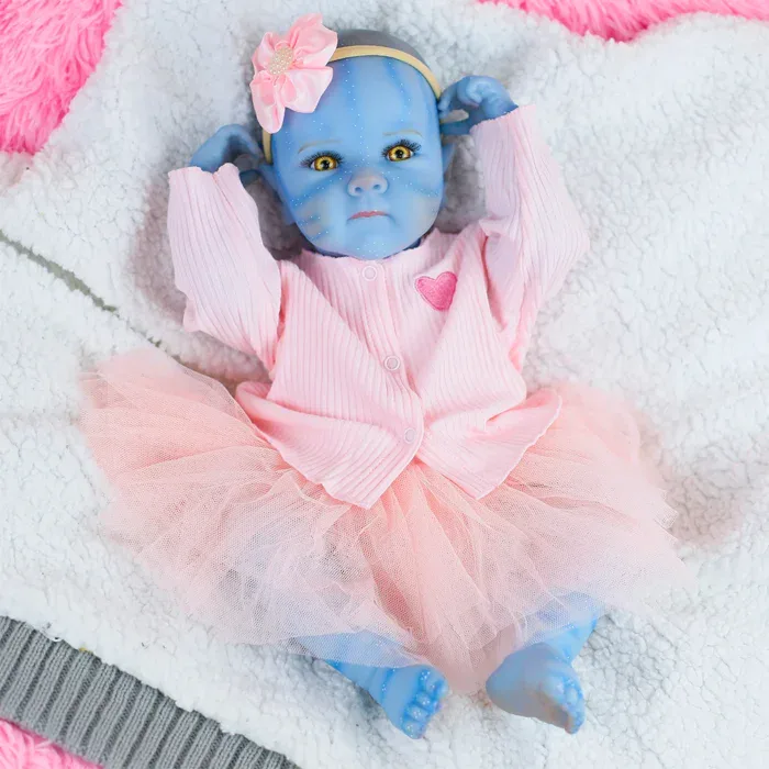 Realistická 45cm silikonová reborn panenka s modrou kůží, jemným omakem a viditelnými žilkami, perfektní pro...