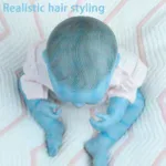 Realistická silikonová reborn panenka o velikosti 45 cm s detailními rysy.