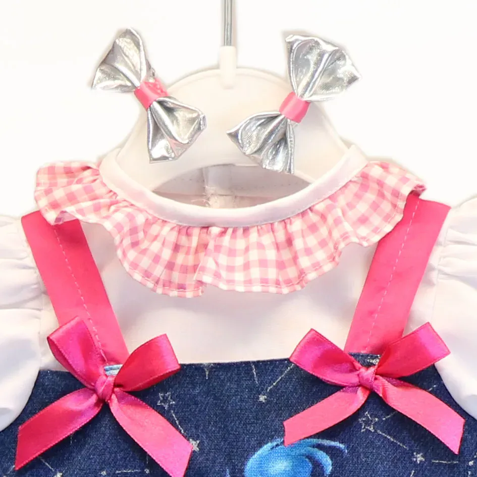 Ručně vyráběné oblečení a sady šatů pro reborn panenky o velikosti 20-22 palců (94 ks) Obleček pro reborn panenky s růžovým kostkovaným volánem a saténovými mašlemi, ideální pro panenky o velikosti 20-22 palců.