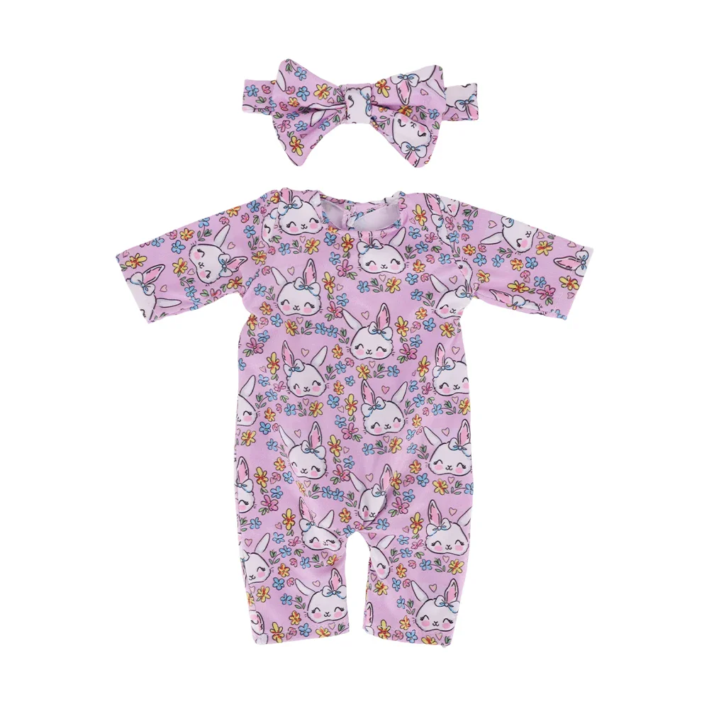 Oblečení a doplňky Reborn pro 18palcové panenky miminek 44 Sada oblečení Reborn s potiskem růžového zajíčka, obsahuje overal a čelenku pro miminko o výšce 45 cm.