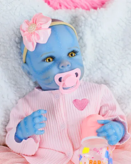 Realistická 45cm silikonová panenka reborn pro dívky a sběratele.