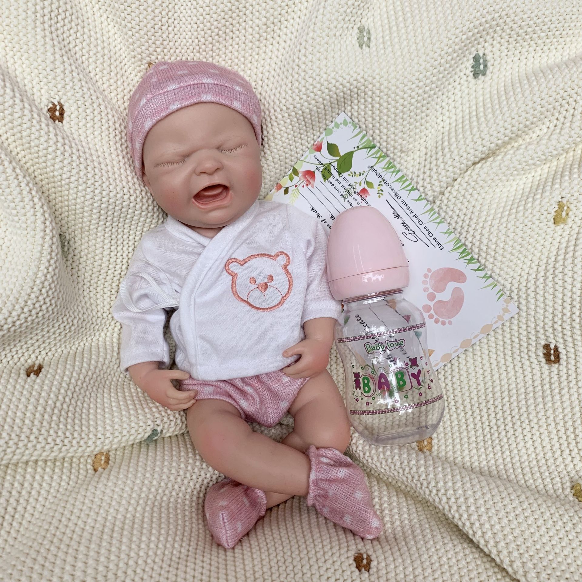 Poupée reborn en silicone de 33 cm (13 pouces) qui pleure Poupée reborn en silicone qui pleure, poupée bébé réaliste avec biberon, parfaite pour les collectionneurs et les enfants.