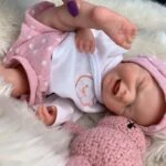 Poupée reborn réaliste de 33 cm en silicone, en pleurs, pour collectionneurs et enfants. Fabriquée à la main avec un souci du détail exceptionnel.