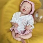 Reālistiska raudoša silikona atdzimusi lelle kolekcionāriem un bērniem.