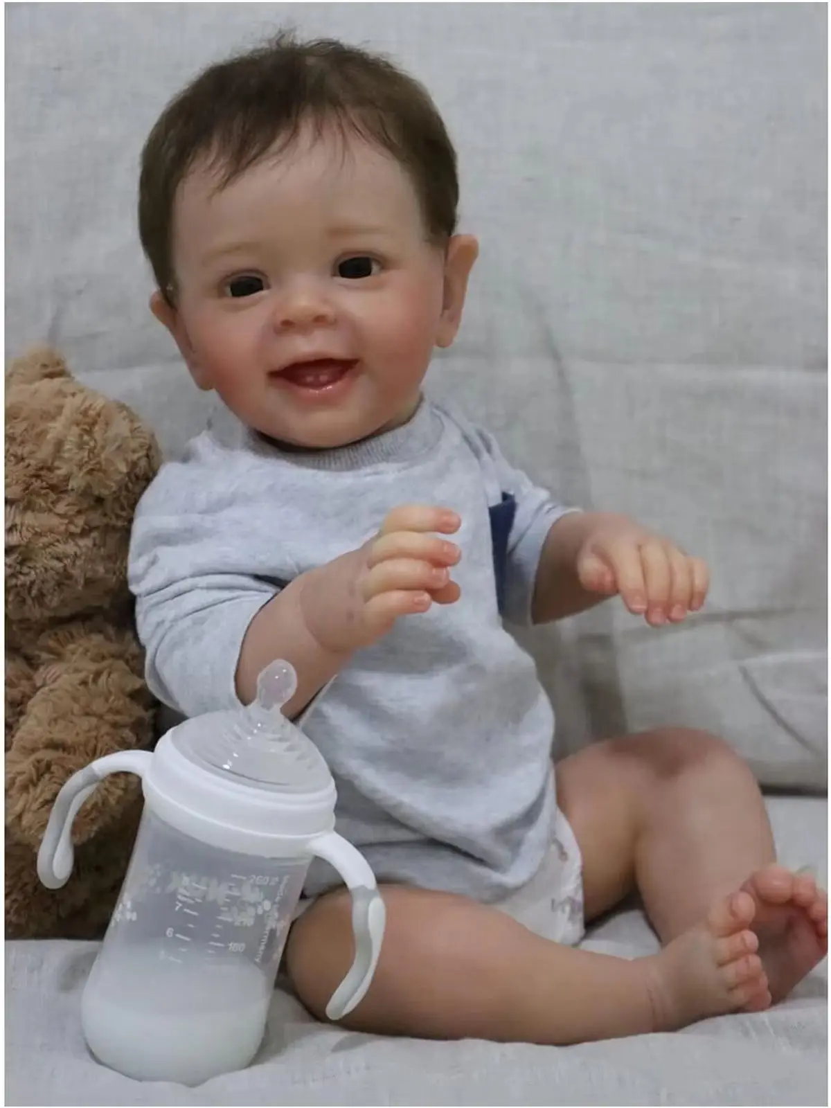 Finn, um menino bebê rindo, boneco reborn de vinil de 56 cm (22 polegadas) Finn, menino risonho, boneco reborn de vinil de 56 cm (22 polegadas)