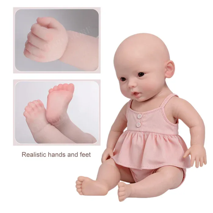 Poupée bébé réaliste en silicone avec mains et pieds détaillés, pour collectionneurs.