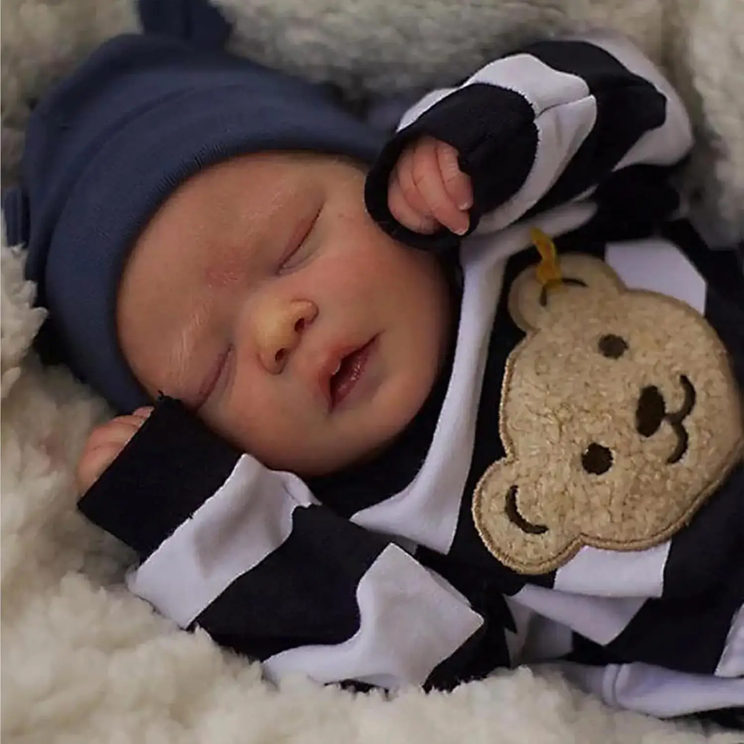 Theo Schlafender Babyjunge 45 cm (18 Zoll) Reborn-Puppe aus weichem Vinyl 8 Theo Schlafender Babyjunge 45 cm (18 Zoll) Reborn-Puppe aus weichem Vinyl 2
