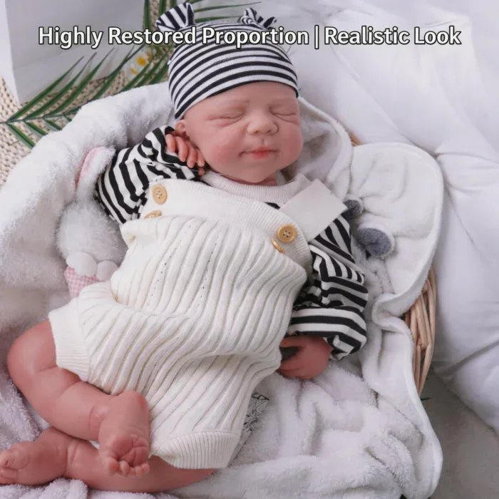 Äußerst realistische Silikon-Reborn-Babypuppe mit detaillierten Gesichtszügen und weicher Haut.